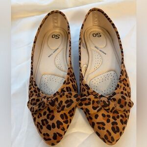 Women SO Brown and Black Animal Print Flats size 9